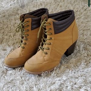 Women's fall booties